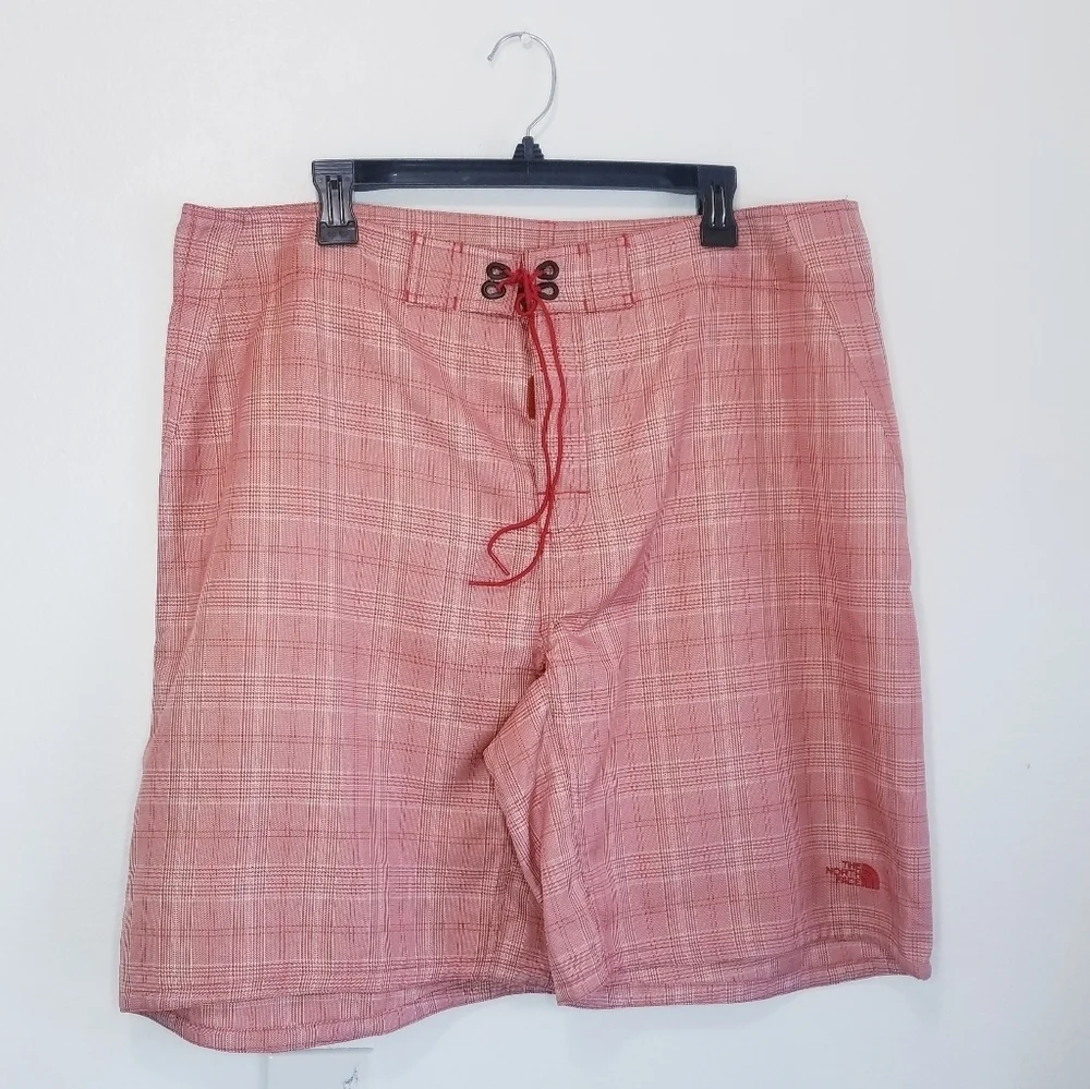 🌸 The North Face | Printed Bermuda‎ Shorts, size 38